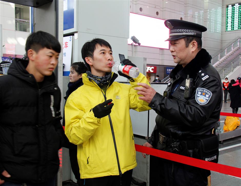 Police work to ensure safe trip during Chinese New Year