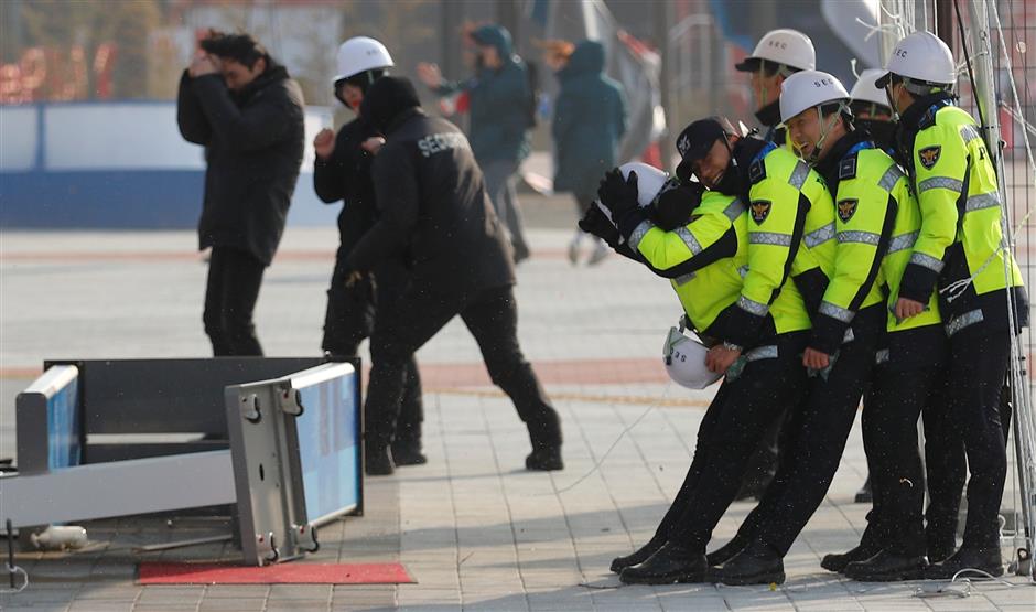 Winds stop play at the Winter Olympics