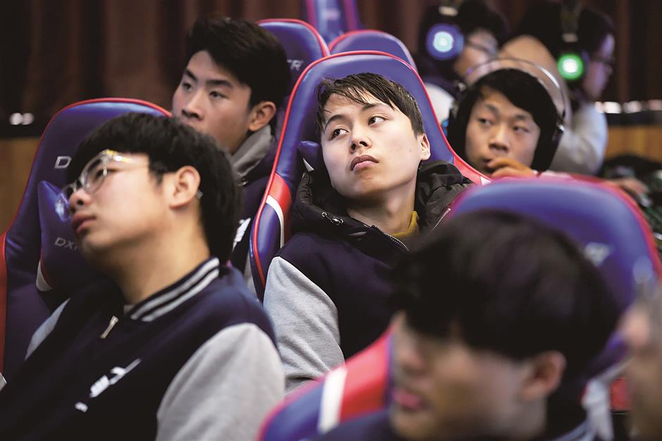 In China's booming eSport schools, students learn it really pays to play