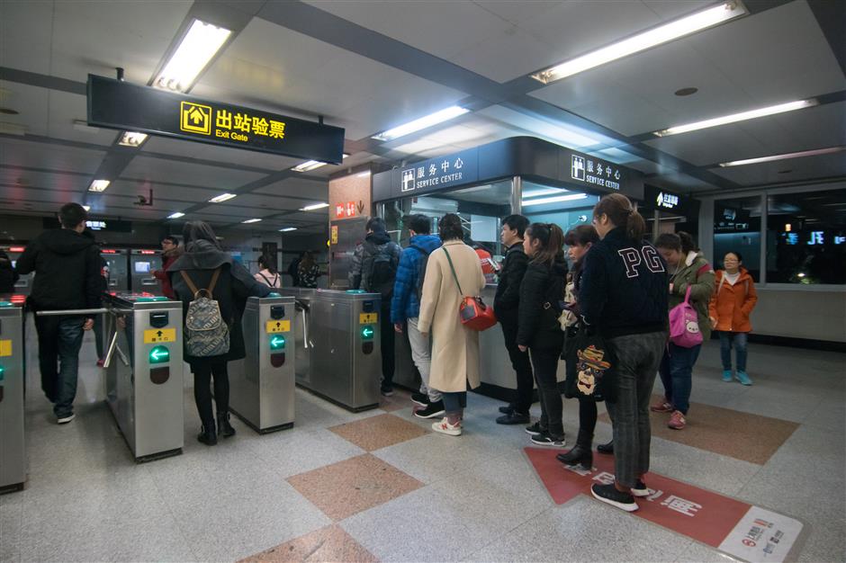 All Metro turnstiles in Shanghai get ready for phone scanning by year-end