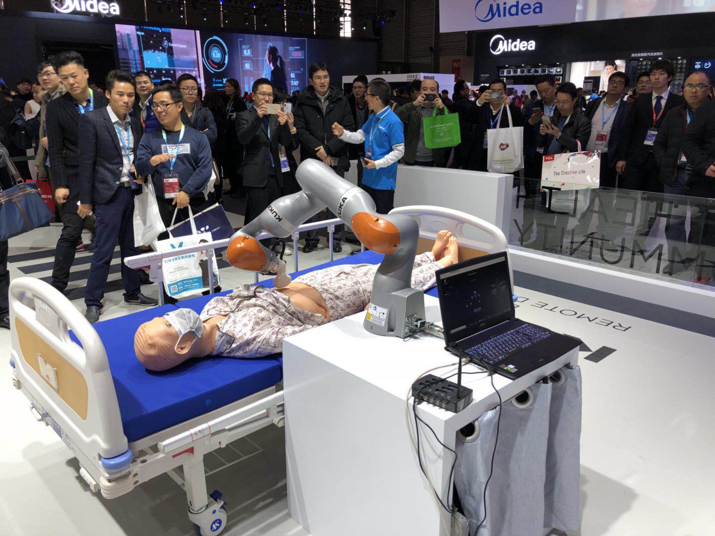 Midea to boost robot production capacity by fourfolds in China SHINE News