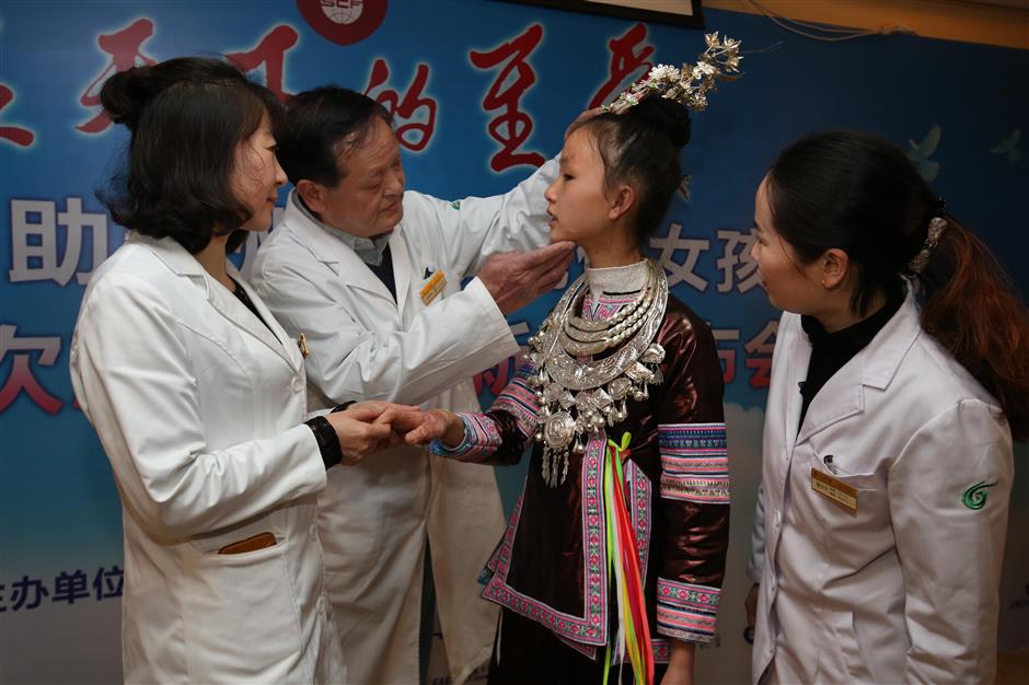 Guizhou teen to receive free facial burns surgery