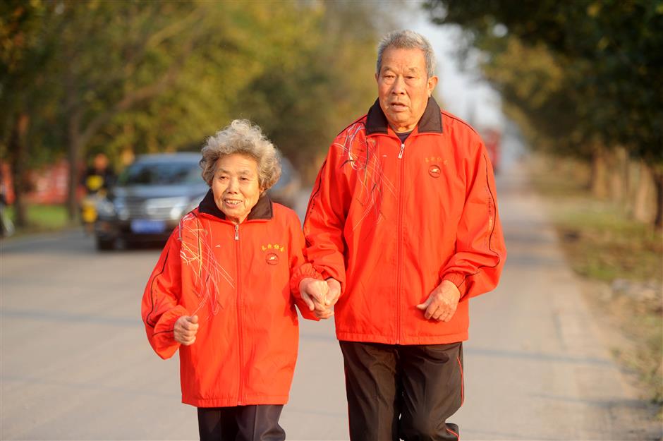 An elderly couple prove that marathon running is a lifelong passion