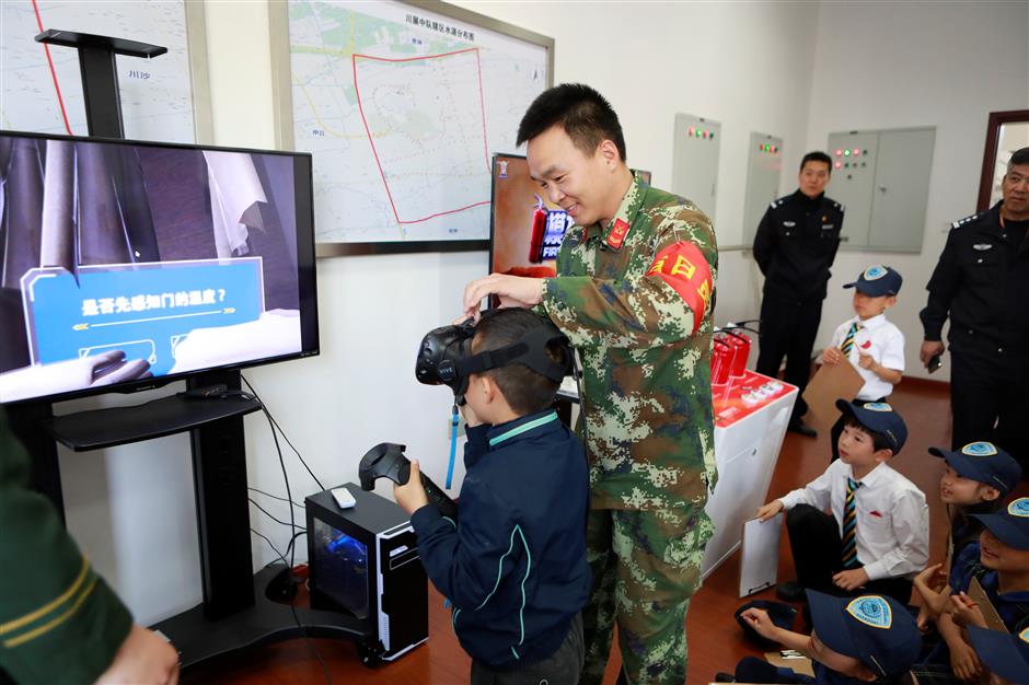 Fire safety education a fun day for foreign students in Pudong