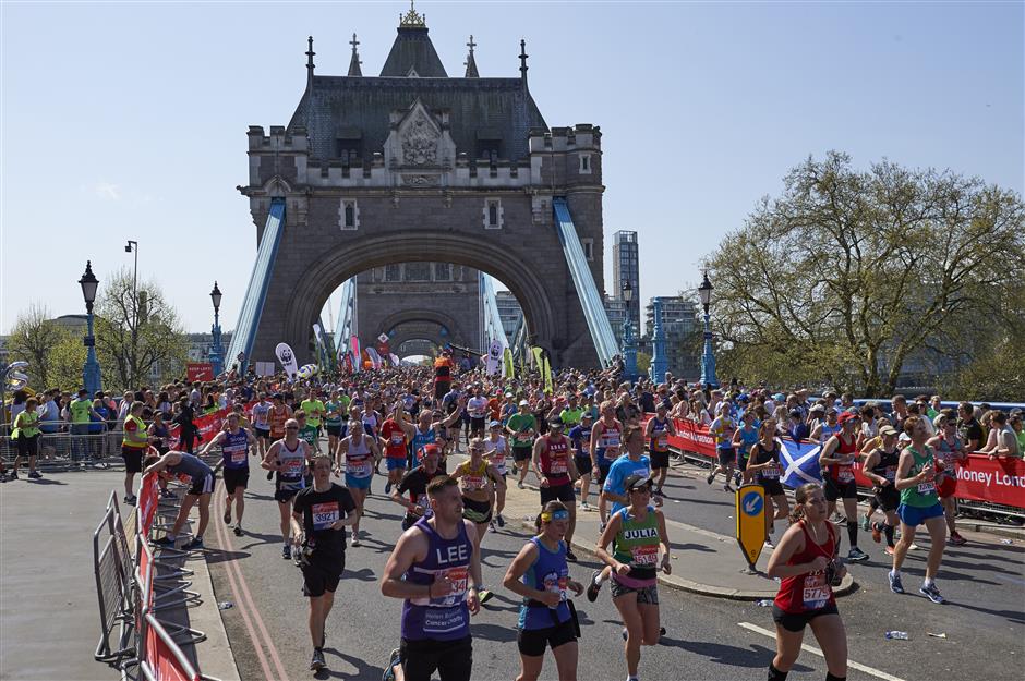 Runner has died after collapsing at London Marathon