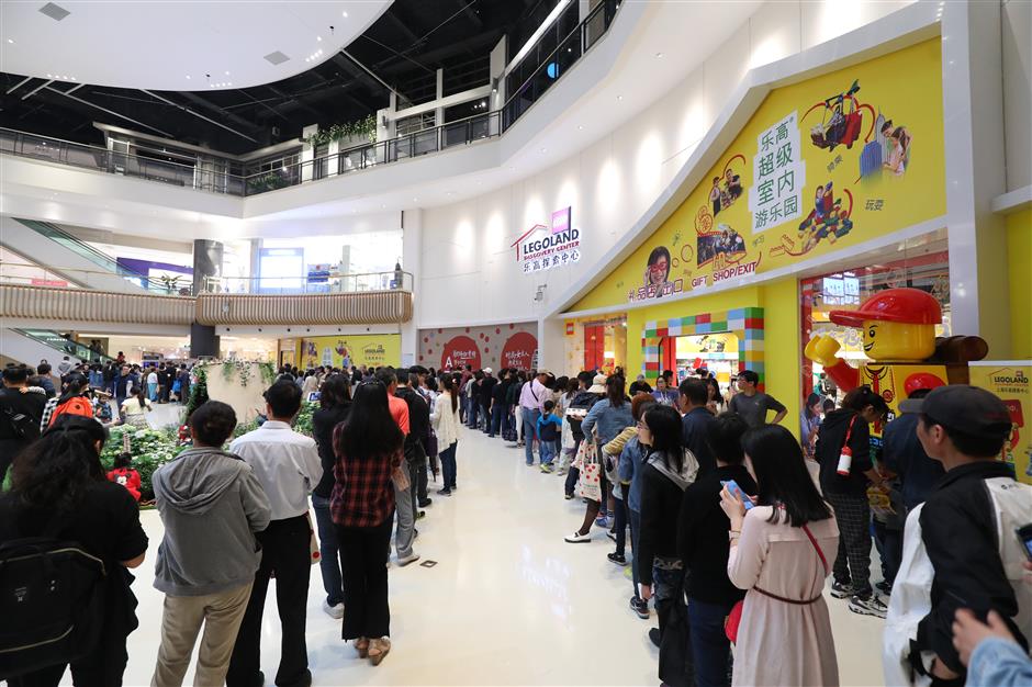 Major commercial complex opens in Putuo