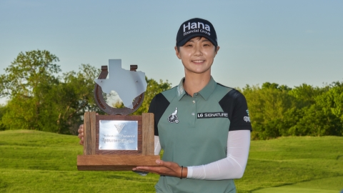 Day soars to victory