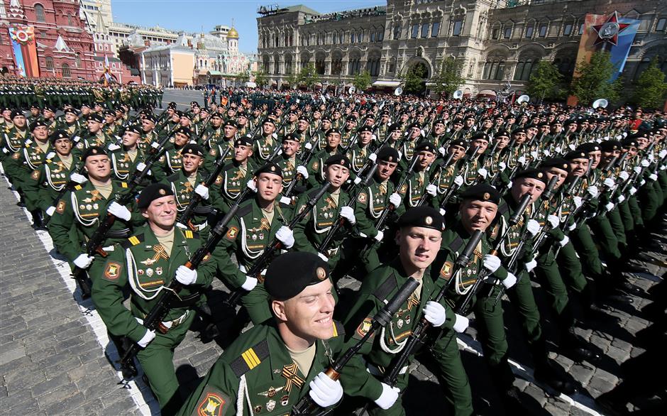 Russia shows off latest military hardware at annual V-Day parade