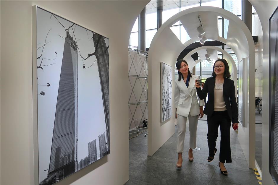 Lujiazui landmark celebrates 10th anniversary