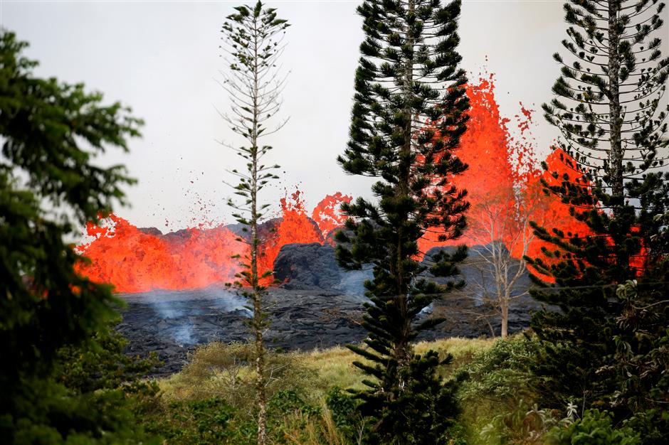 First serious injury reported as Hawaii volcano threat worsens