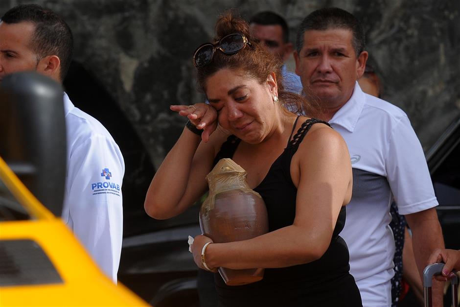 One of Cuba's three air crash survivors dies