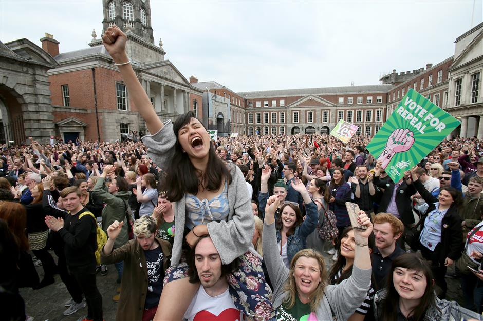 Irish referendum voters overturn abortion ban by decisive margin