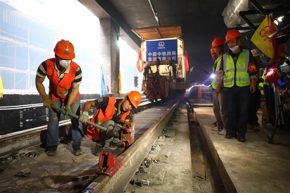 Last tracks laid in Line 13 extension, trial operation to begin this year