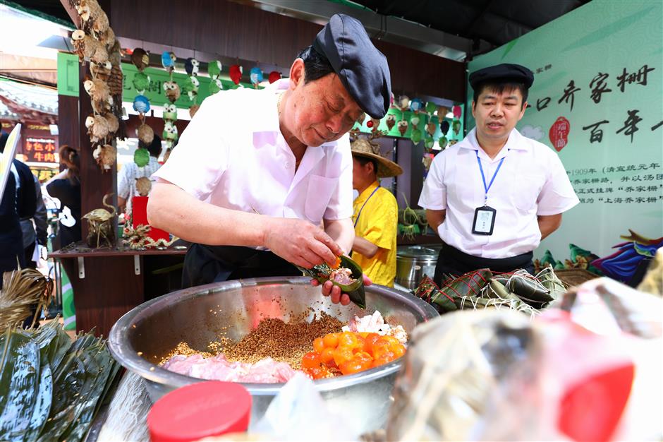 Dragon-boat celebrations begin in earnest at Yuyuan malls