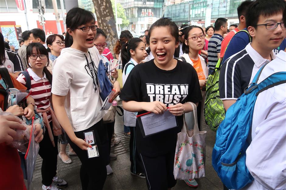 Over 50,000 Shanghai students sit for gaokao