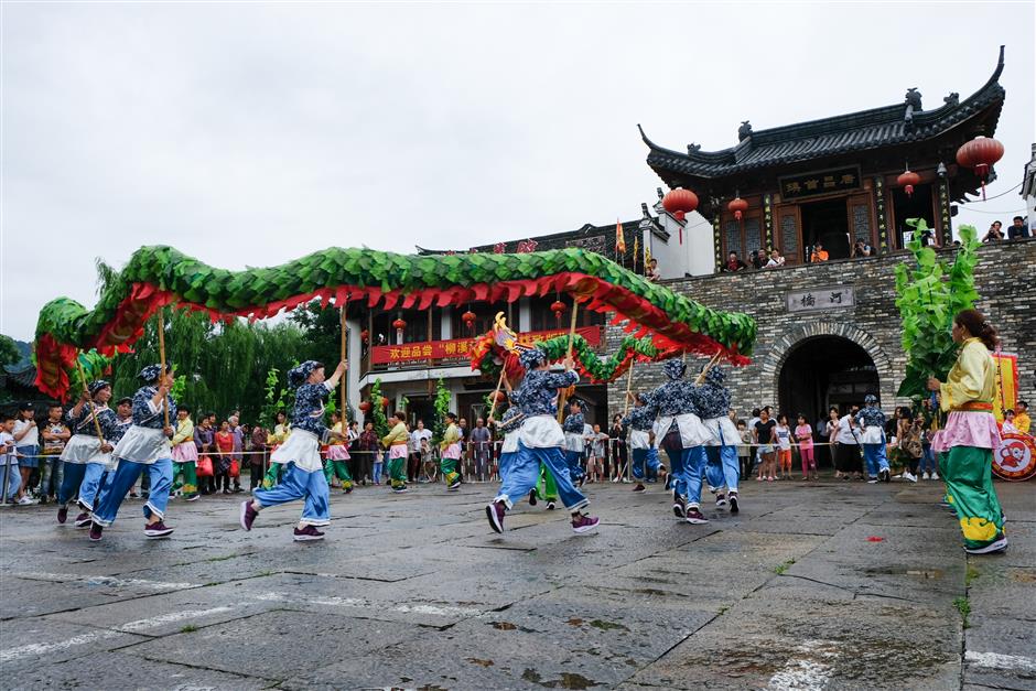 Heqiao celebrates its ancient cultural heritage with a folk art festival