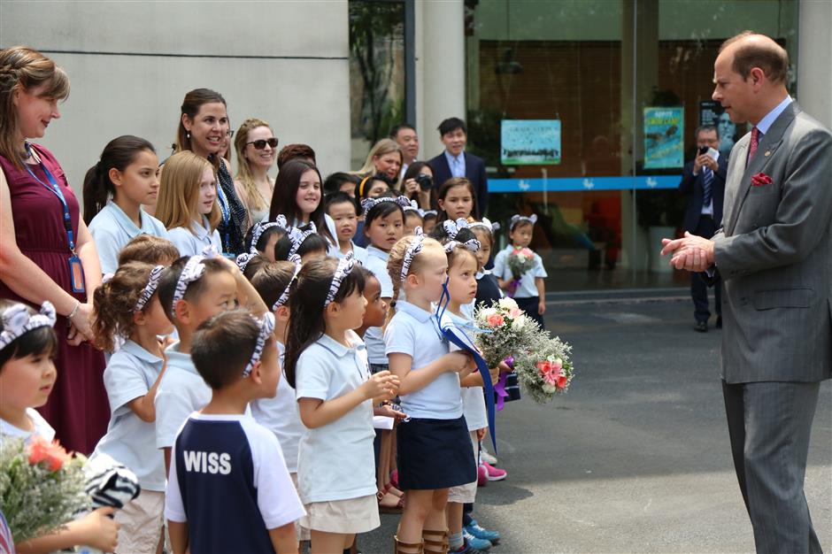 Prince Edward presents Gold Awards to youngsters in Shanghai