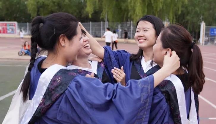 Deaf woman wins spot at top university after massive effort pays off