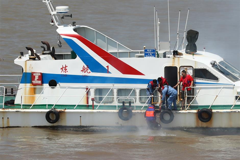 Marine rescue drills held in Hangzhou Bay