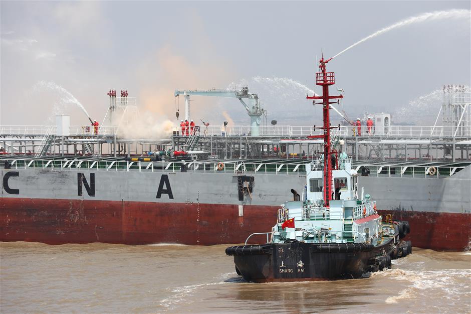 Marine rescue drills held in Hangzhou Bay