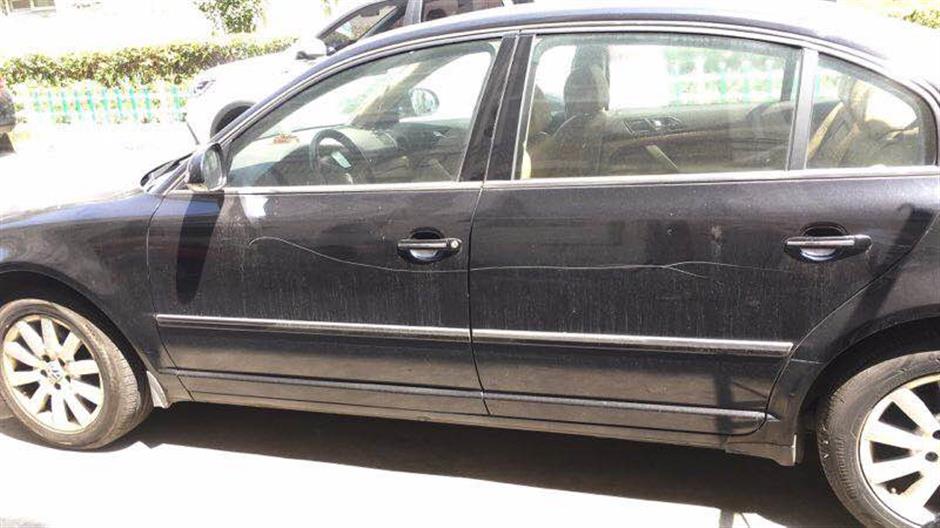 Man 'in bad mood' scratches over 50 cars