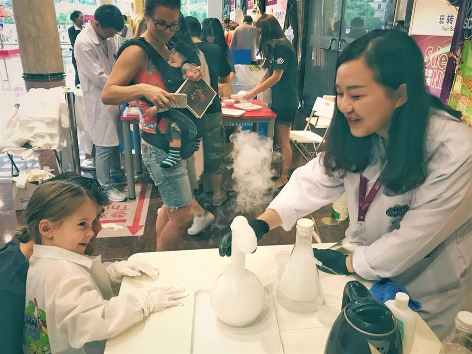 Carnival visitors have a great Science Night at city's urban planning center