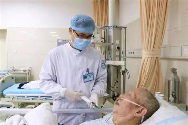 Woman orders food to thank helpful nurse