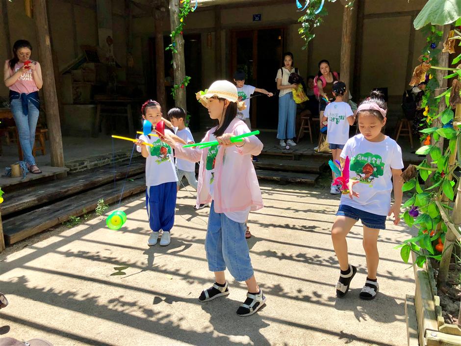 Wuzhen: a treat for old and young alike