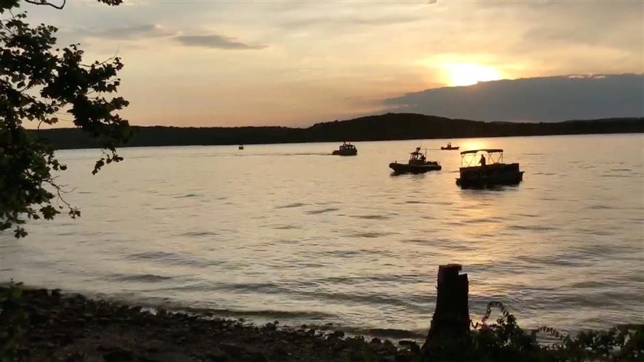 At least 11 drown as 'duck boat' capsizes in Missouri: police