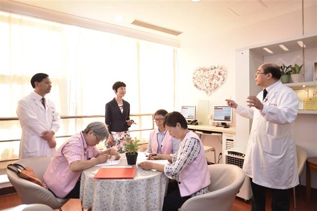 Shanghai hospitals have the largest number of out-of-town patients