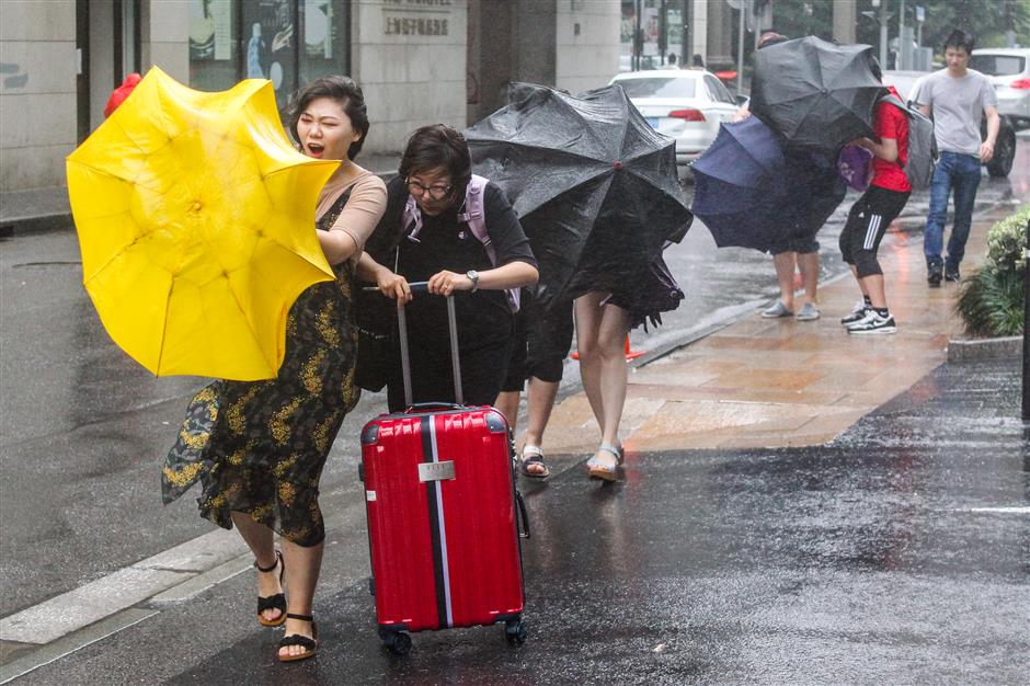 Shanghai back to normal after typhoon lashes city