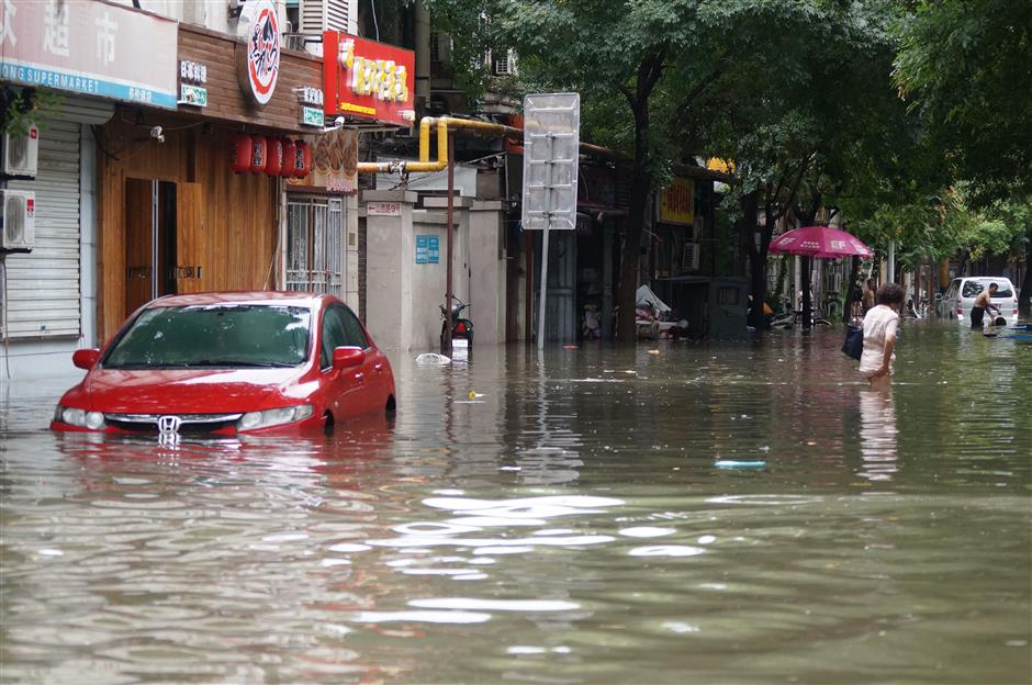 Heavy downpour pounds Beijing, Tianjin