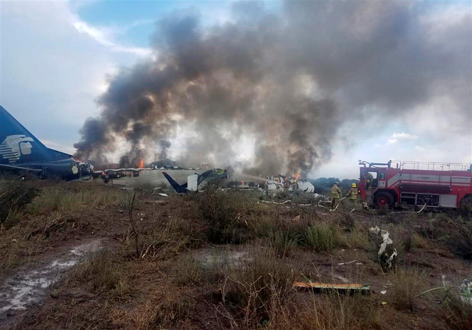 Aeromexico jetliner hit by wind gust after takeoff: official