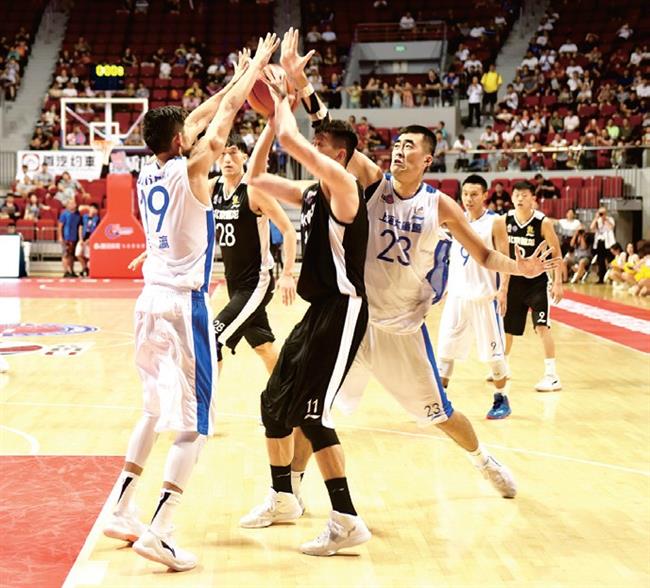 Building a community bridge on basketball