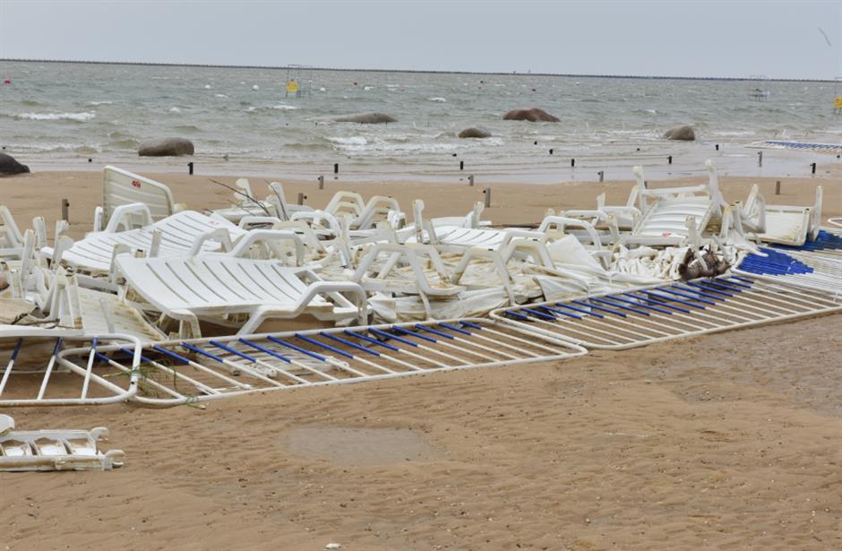 Jinshan City Beach to close for at least 2 weeks after being flooded