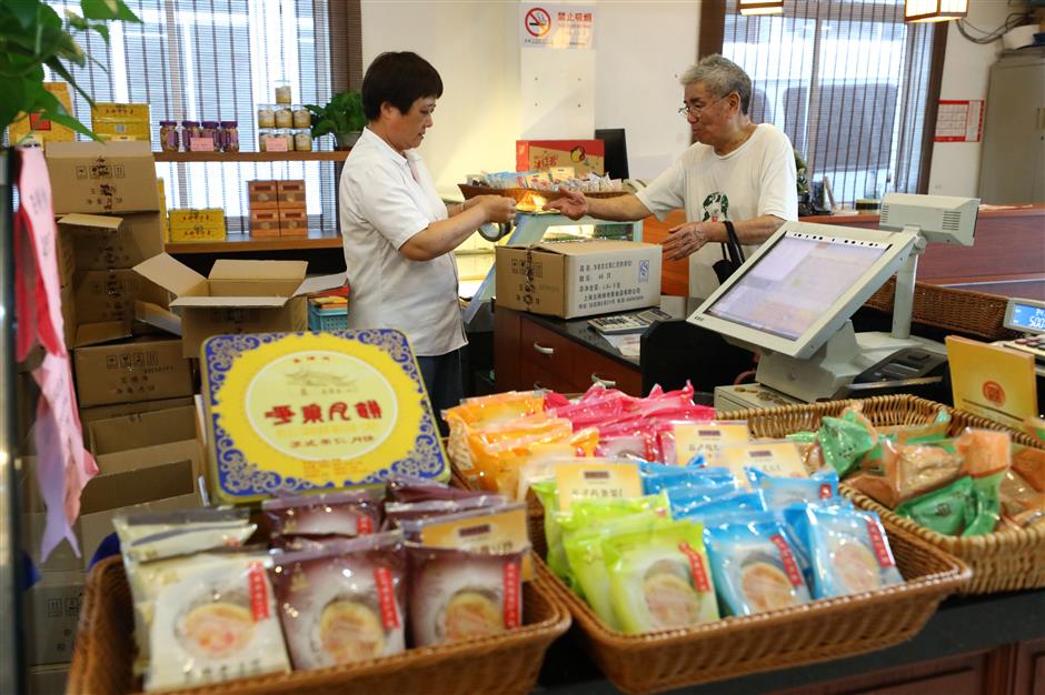 Temple offers vegetarian mooncakes