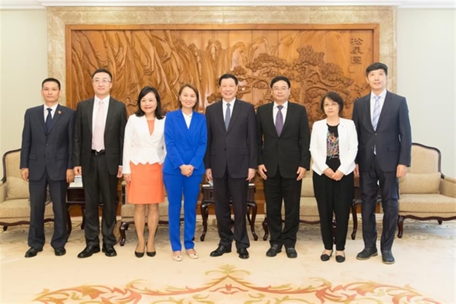 Shanghai mayor meets Yum China CEO and vows strong support