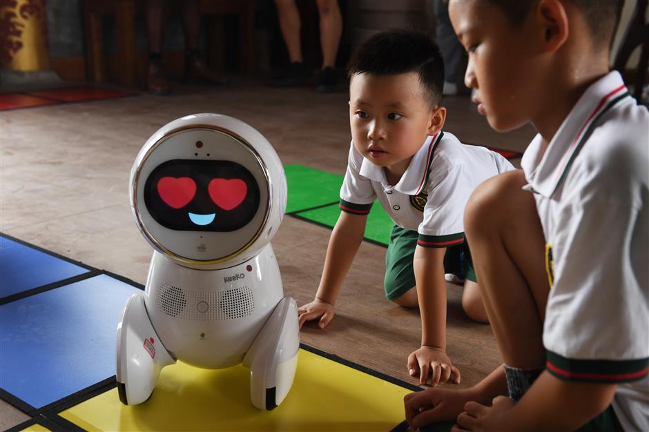 Robot teachers piloted in Chinese kindergartens