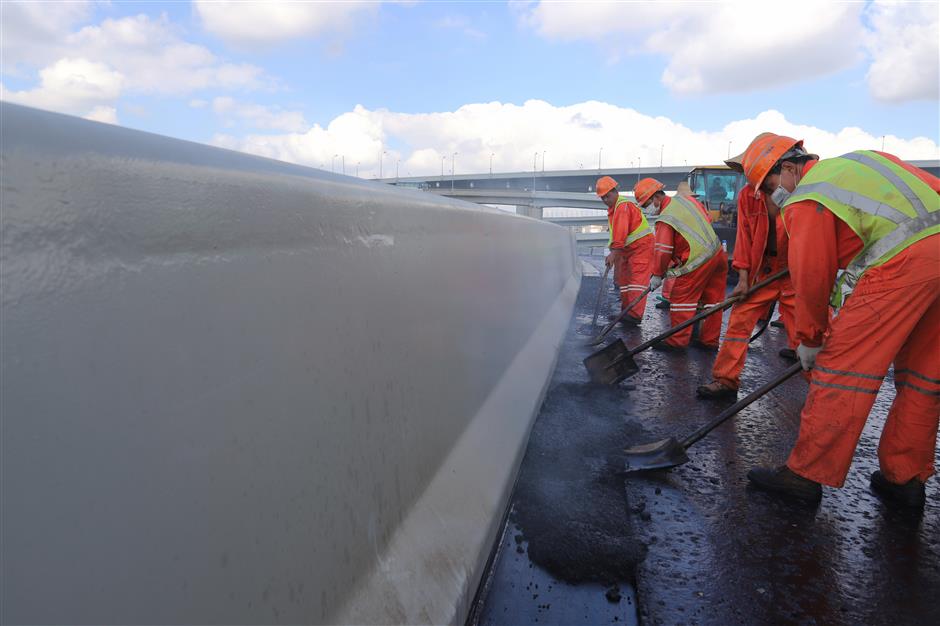 Elevated expressway nears completion