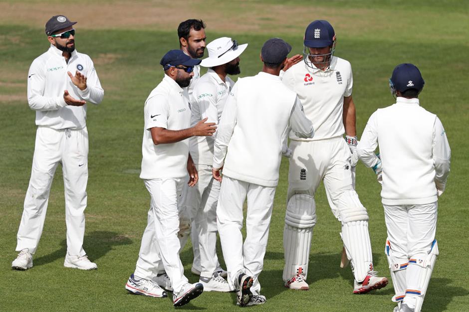 Cook's last stand finishes on 147