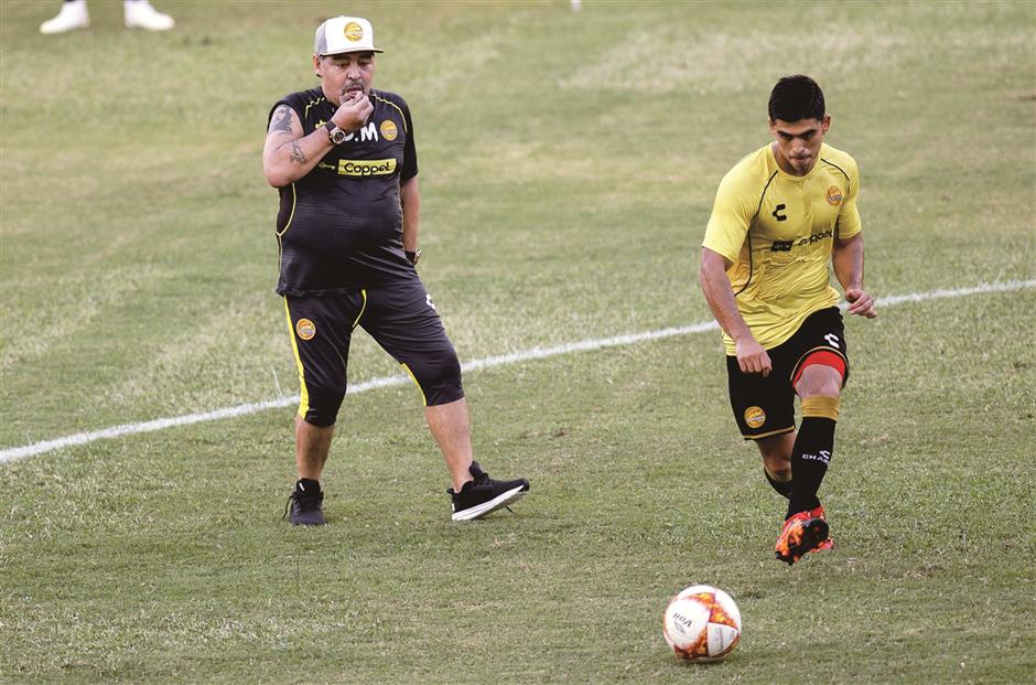 Maradona seeks rebirth in Mexican club