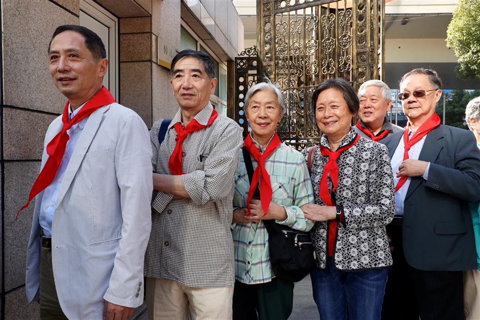 Joyful return to school for palace children