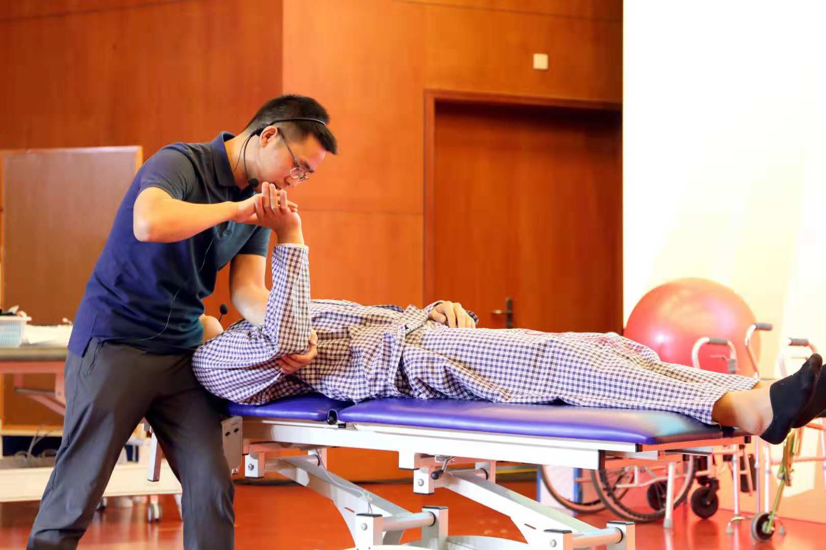 Great shortage of physical therapists in China SHINE News