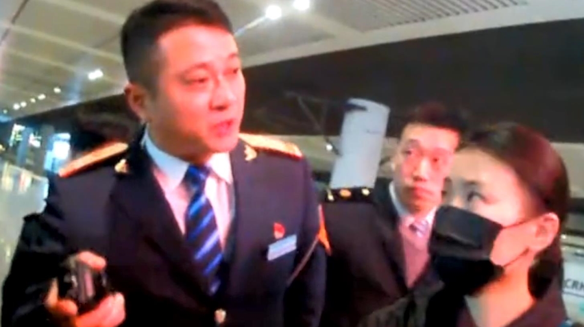 Woman jumps in front of train to scare boyfriend SHINE News