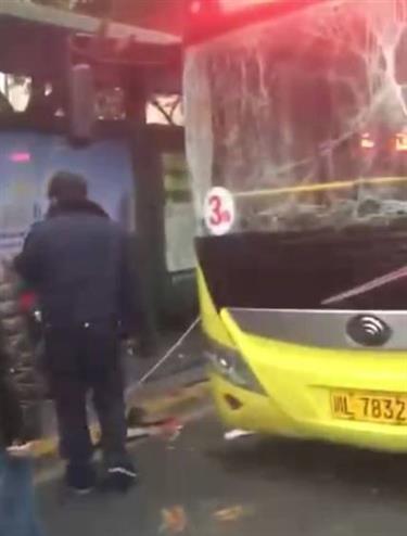 Police hunt for bus blast suspect in southwest China