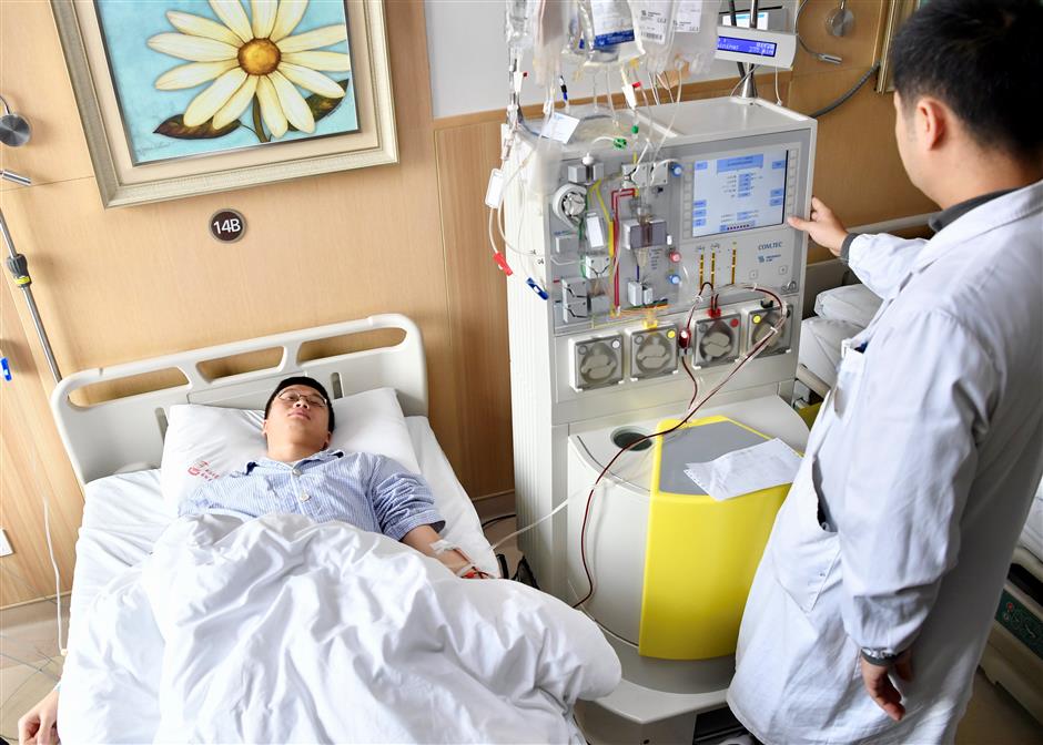 Young man donates stem cells to save leukemia patient