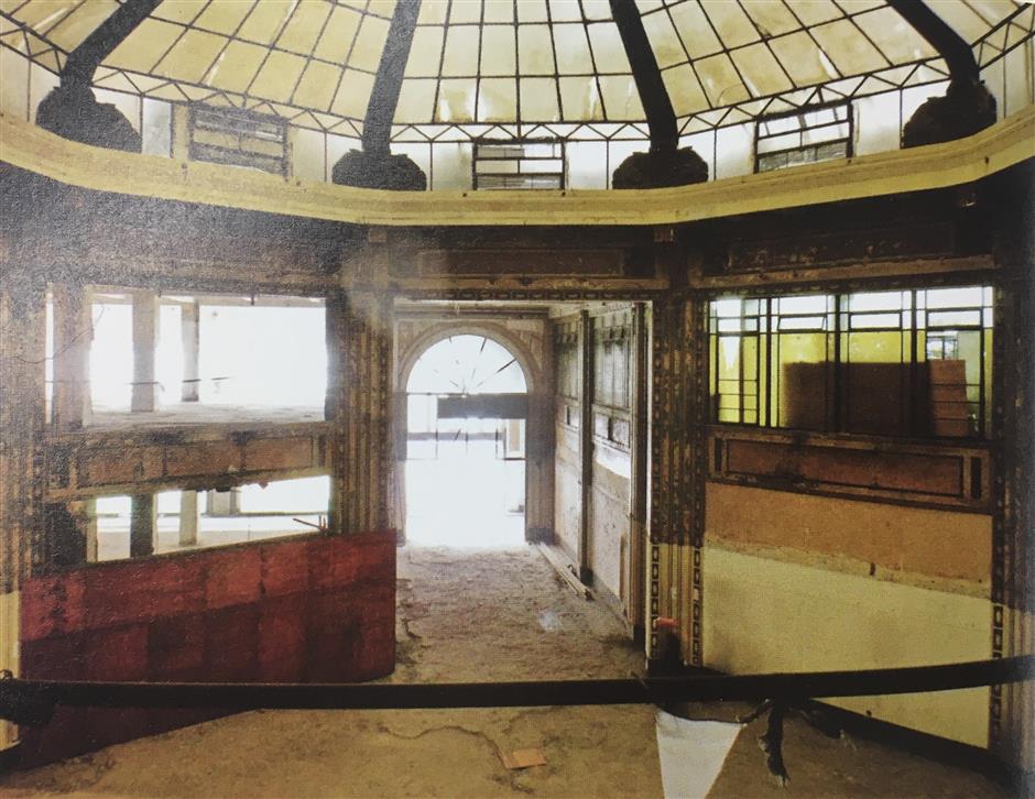 Peace Hotel's unique green color was due to oxidation