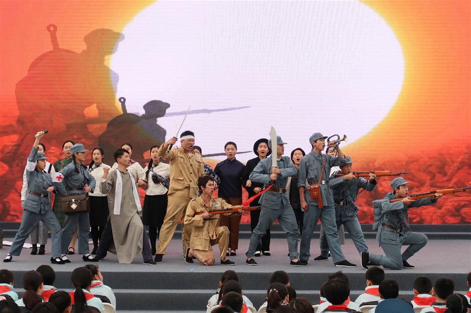 Events honor China's revolutionary heroes, historic struggle