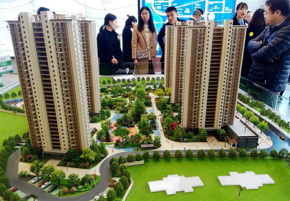 More single Chinese women are buying homes: report