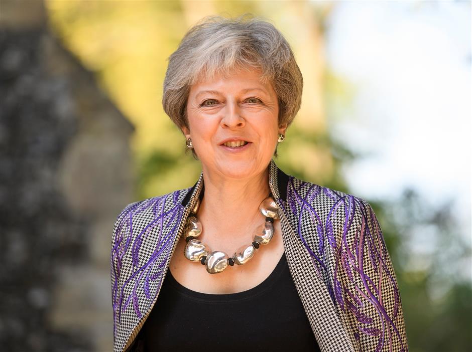 European elections: Brexit Party's Nigel Farage comes to Clacton
